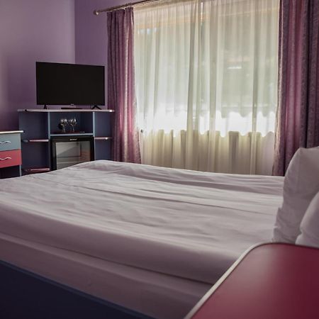 Hotel Yax Cîmpeni Oda fotoğraf