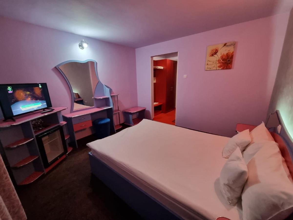 Hotel Yax Cîmpeni Dış mekan fotoğraf