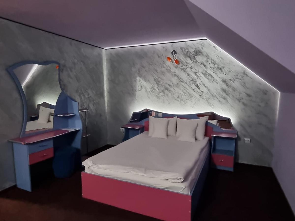 Hotel Yax Cîmpeni Dış mekan fotoğraf