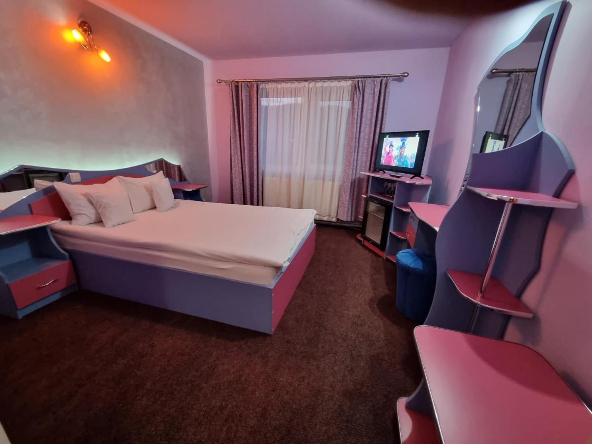 Hotel Yax Cîmpeni Oda fotoğraf