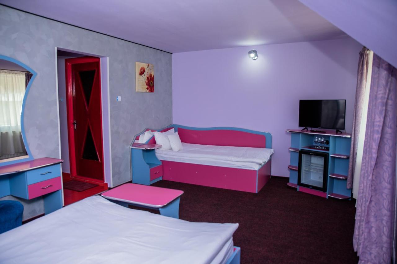Hotel Yax Cîmpeni Oda fotoğraf