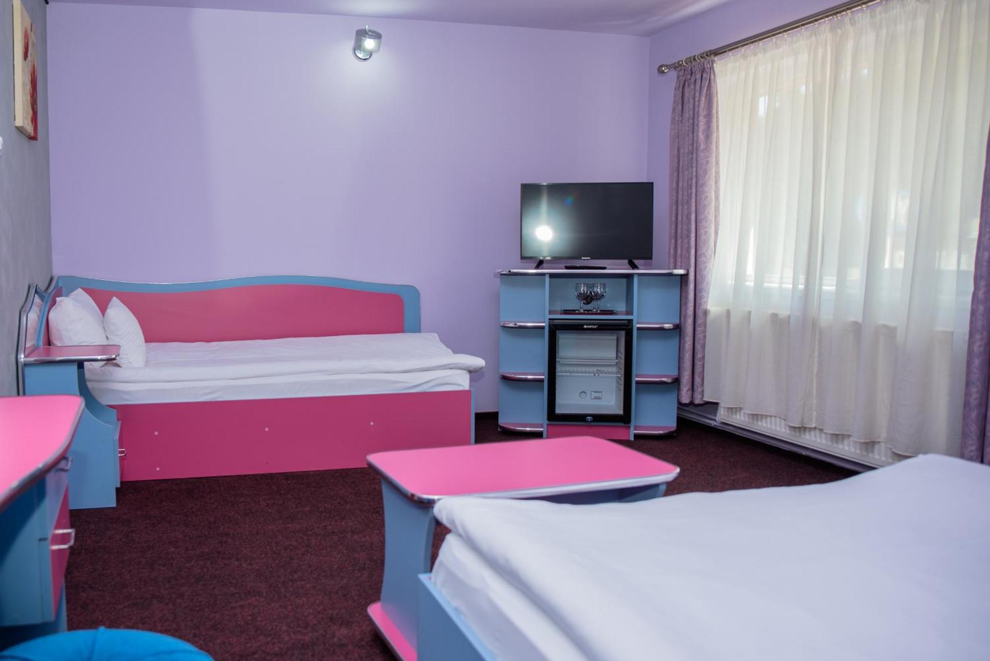Hotel Yax Cîmpeni Oda fotoğraf