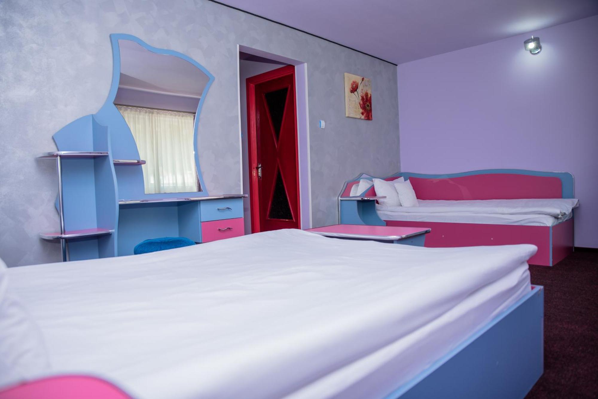Hotel Yax Cîmpeni Oda fotoğraf