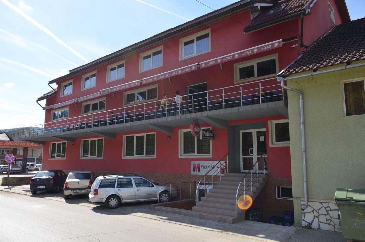 Hotel Yax Cîmpeni Dış mekan fotoğraf